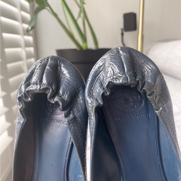 Tory Burch patent leather flats size 8 - Picture 4 of 4